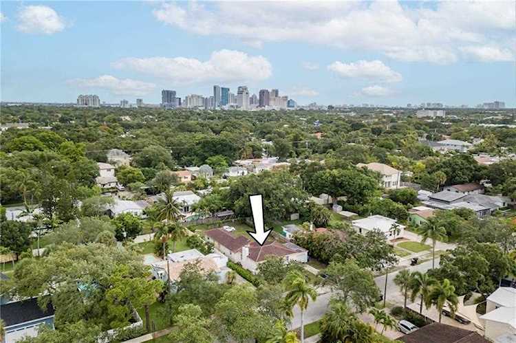 825 SW 18th St Fort Lauderdale, FL 33315
