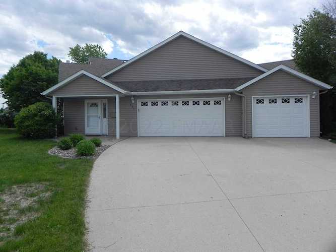 831 Morningside Dr Casselton, ND 58012 | MLS 22-2714 Photo 1