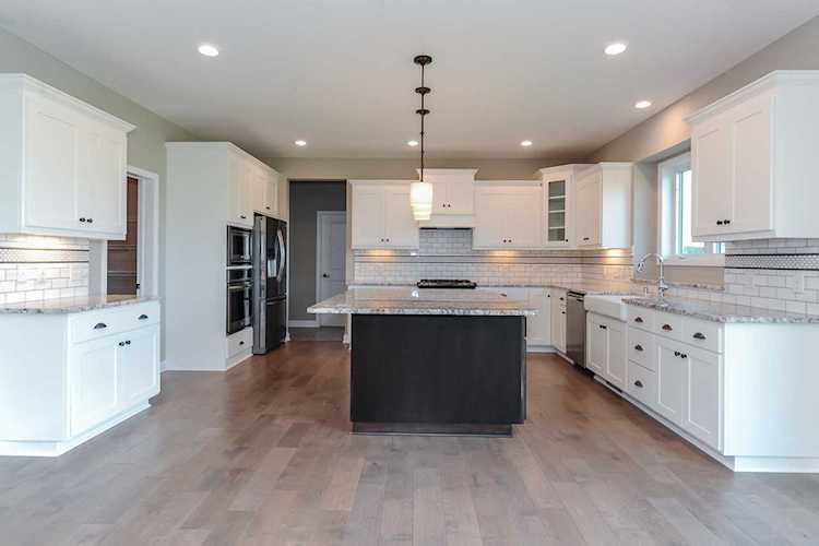 13426 Avila Avenue Rosemount, MN 55068