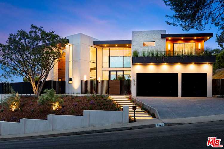 1523 Stradella Rd Los Angeles, CA 90077