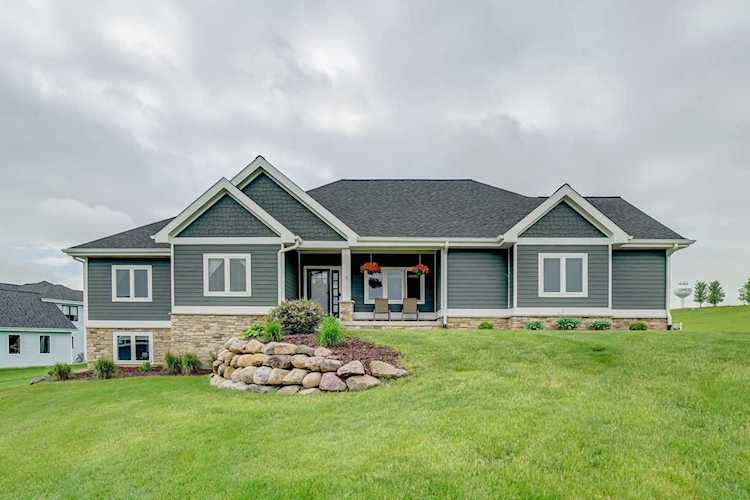 1008 Brynhill Dr Oregon, WI 53575