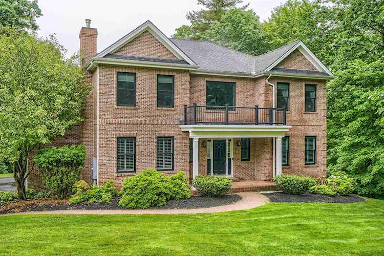 3 Chablis Ct Bedford, NH 03110