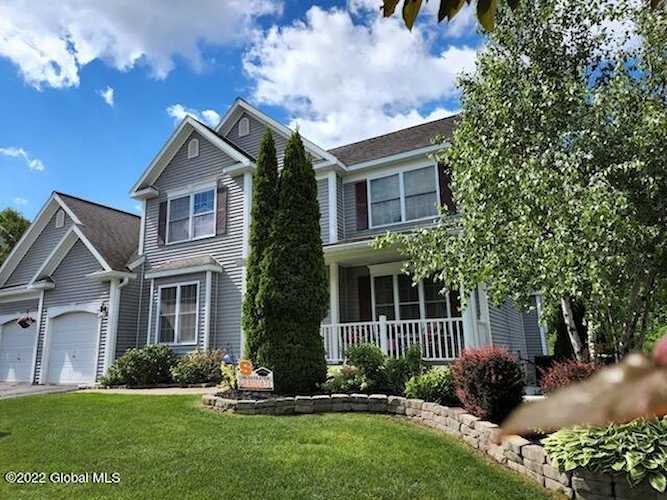 65 Mary Hadge Dr Niskayuna, NY 12309