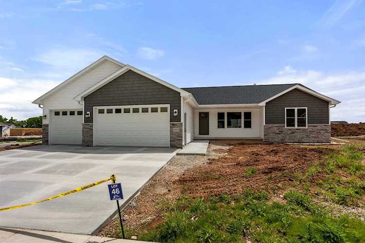 W5995 Ryford St Appleton, WI 54912