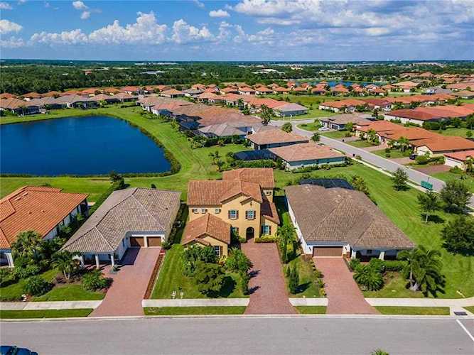 4719 Tobermory WAY Lakewood Ranch, FL 34211