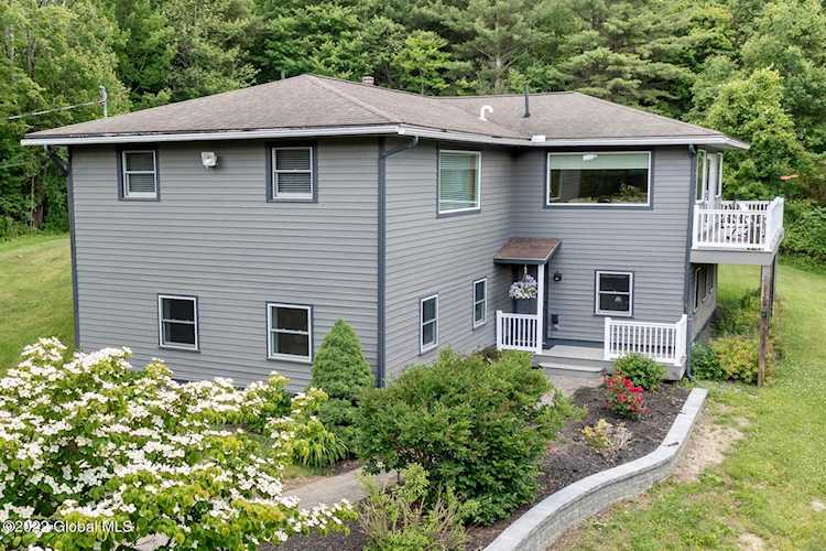 6662 Westfall Rd Altamont, NY 12009