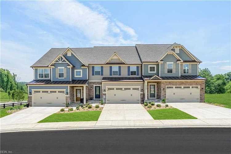 1603 Mary Lou Ln Chesapeake, VA 23323 home for sale, MLS#10441732 - Crescas Real Estate Photo 1