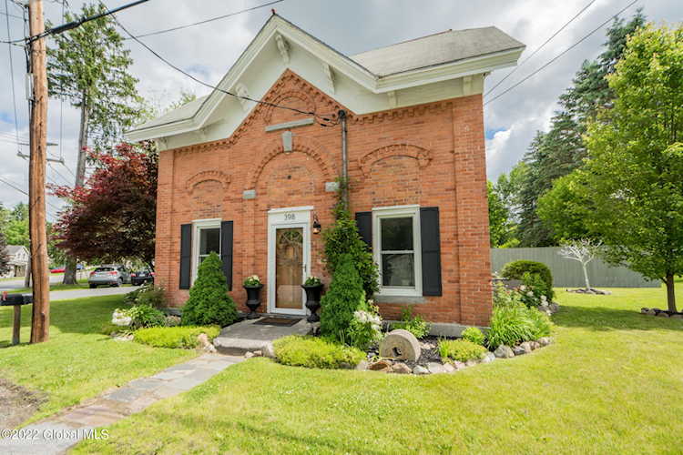 398 Maple Ave Ballston Spa, NY 12020