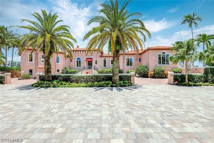 4150 N Gulf Shore Blvd #2 Naples, FL 34103