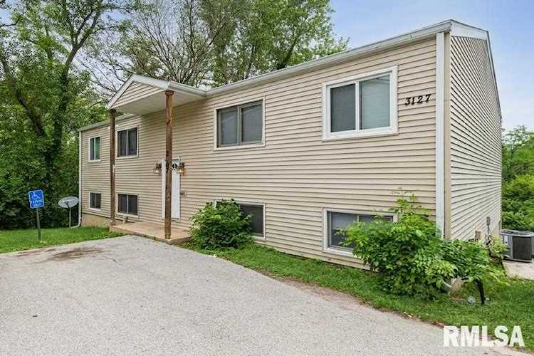 3127 Schuetzen Ln Davenport, IA 52804