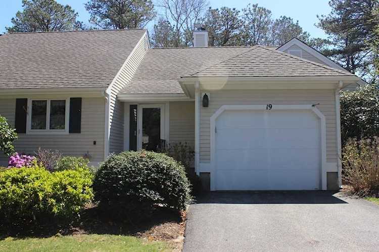 19 Pine Hill Blvd #19 Mashpee, MA 02649