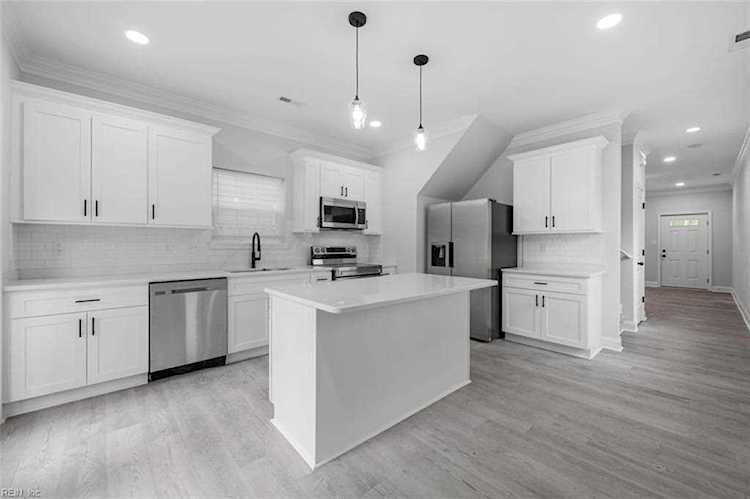 414 Harrison St Hampton, VA 23669