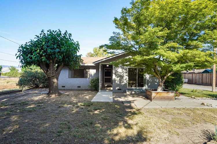 9400 Kern Ave Gilroy, CA 95020