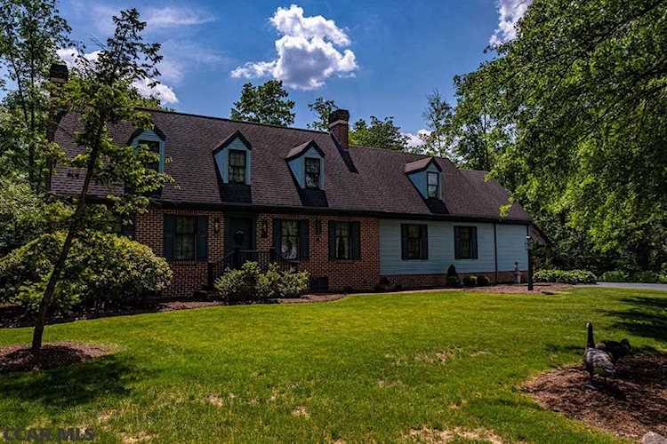 140 Fairway Place Lewistown, PA 17044