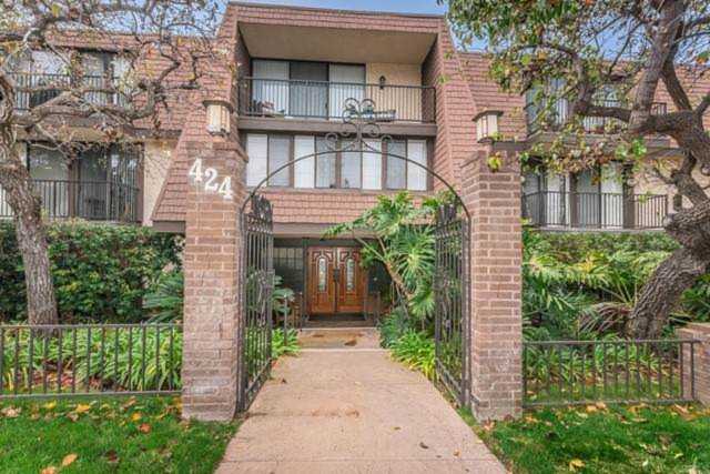 424 Stratford Ct #B16 Del Mar, CA 92014