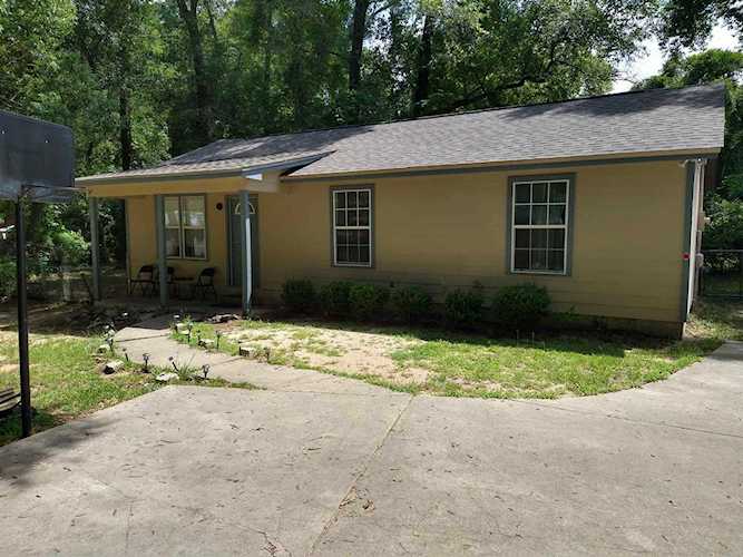 1327 Blossom Circle Tallahassee, FL 32305