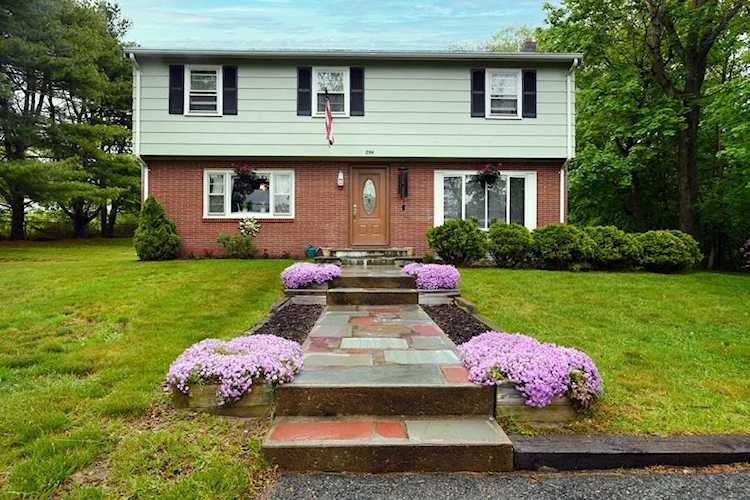 294 Cherry St Middleboro, MA 02346