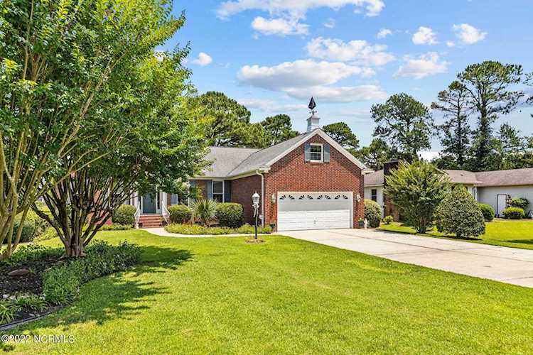 1009 Pelican Drive New Bern, NC 28560