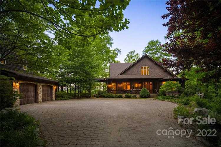 878 Narrow Ridge Ln Green Mountain, NC 28740