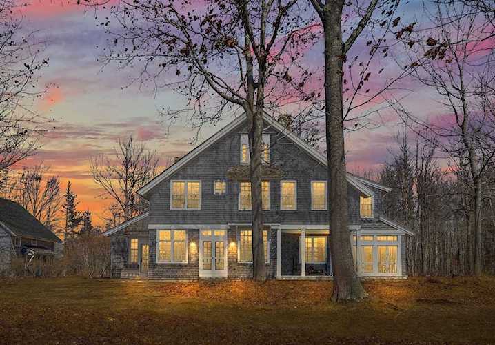 95 Henry Point Rd Brooksville, ME 04617