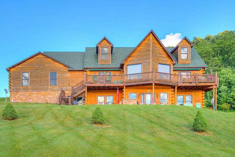 130 Fairway View Drive Peterstown, WV 24963