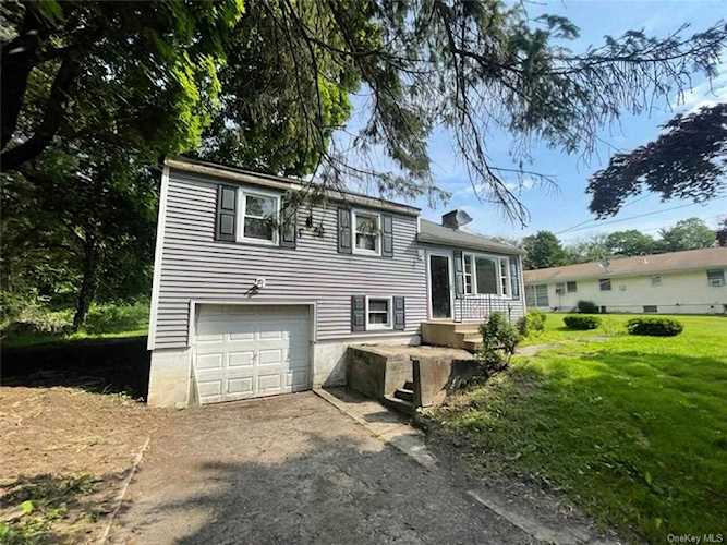 7 Lyons Drive Poughkeepsie, NY 12601