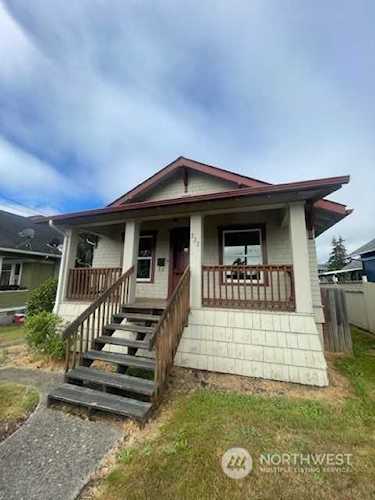 222 Thirteenth St Raymond, WA 98577