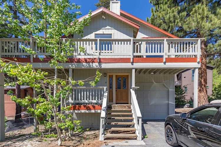 17 Ridgecrest Dr Mammoth Lakes, CA 93546