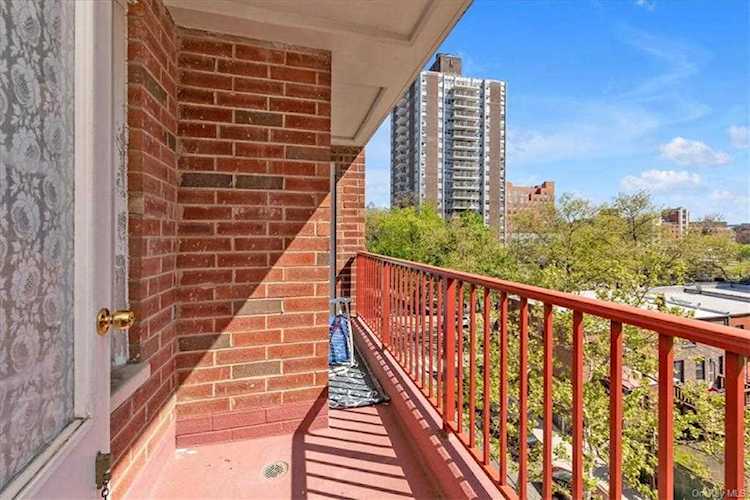 315 W 232nd Street #5F Bronx, NY 10463