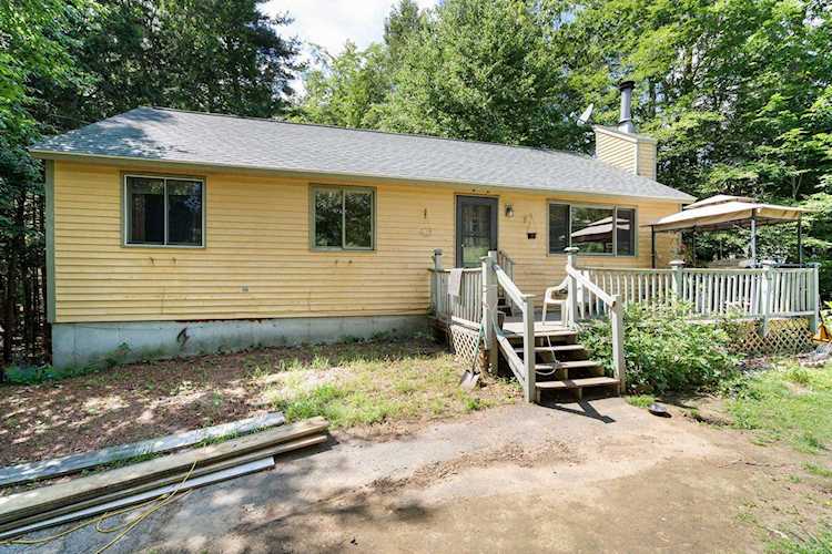 5 Tartan Ct Danville, NH 03819