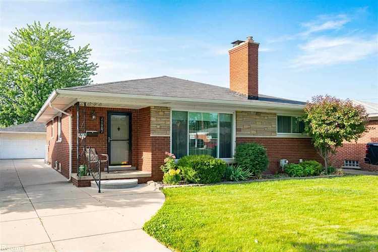 17901 Winsome, Fraser, MI 48026 in Venetian Village Sub|Macomb MLS# 50078740 Photo 1