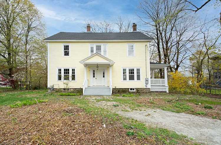 794 School St Webster, MA 01570