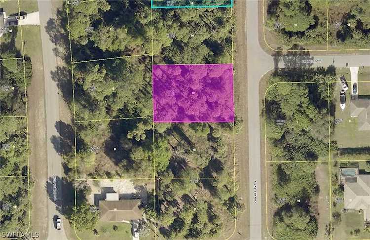 176 S Canary Ave Lehigh Acres, FL 33974