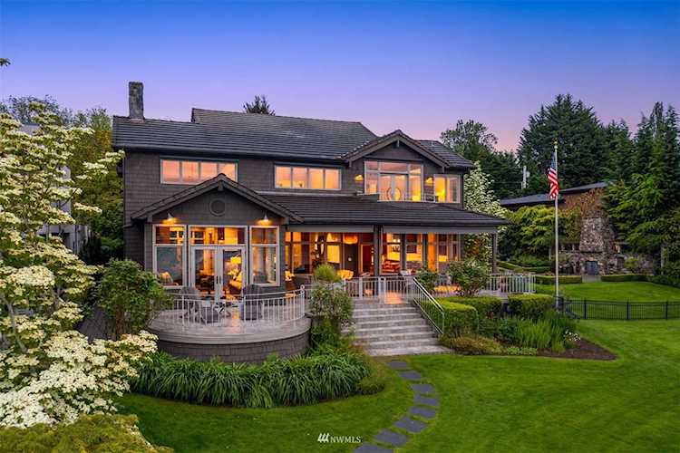 181 E Lake Sammamish Parkway SE Sammamish, WA 98074