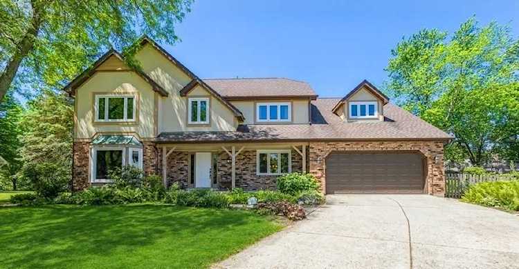 875 Okolona Ct Naperville, IL 60540