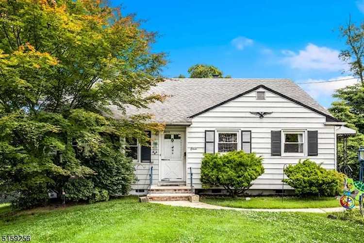 11 Mead Ct Summit, NJ 07901