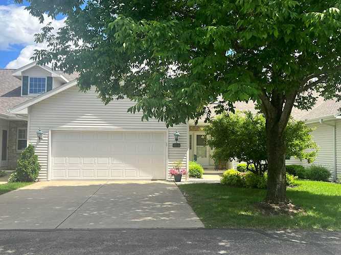 102 Olde Allouez Ct Green Bay, WI 54301