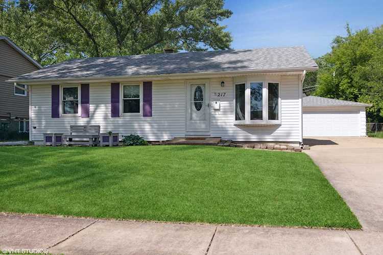 217 Kosan Circle Streamwood, IL 60107