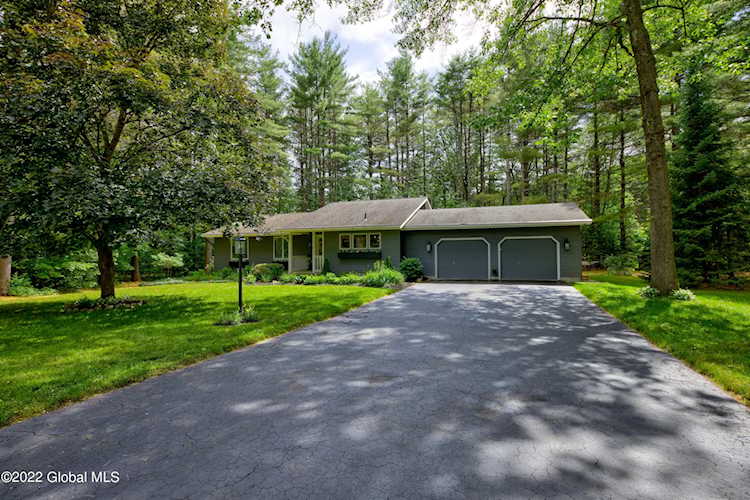 1 Foxhound Run Saratoga Springs, NY 12866