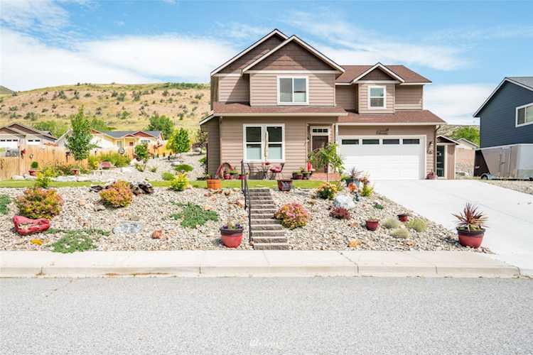 2020 Hedding St Entiat, WA 98822