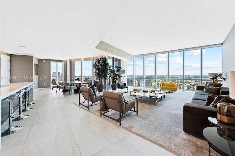 851 NE 1st Ave #5112 Miami, FL 33132