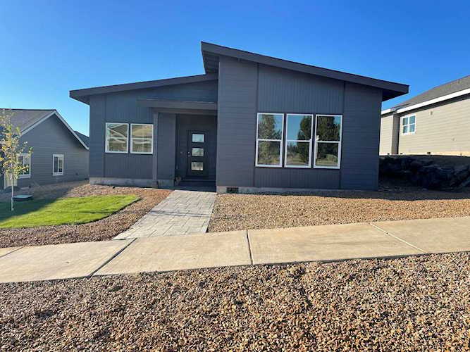 1062 SE Balsamroot Ln Madras, OR 97741