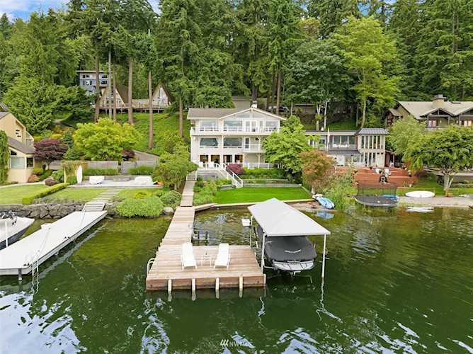 1554 W Lake Sammamish Parkway SE Bellevue, WA 98008