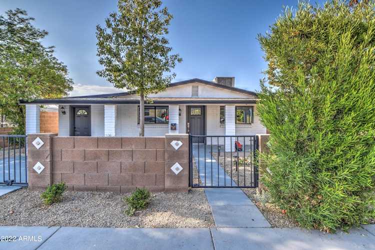 96 E Saragosa Street Chandler, AZ 85225
