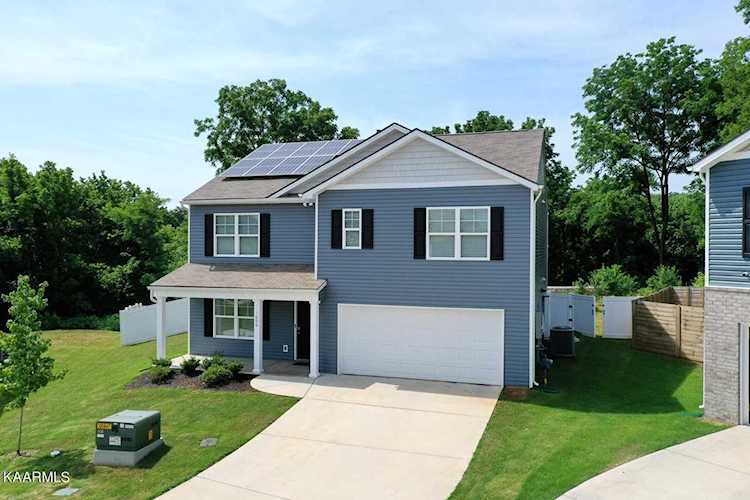 1606 River Poppy Rd Mascot, TN 37806
