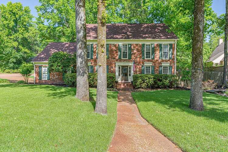 2319 Kimbrough Woods Pl Germantown, TN 38139