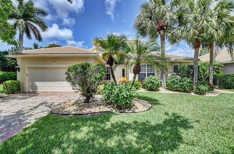 7841 Mirage Lake Cove Lake Worth Beach, FL 33467