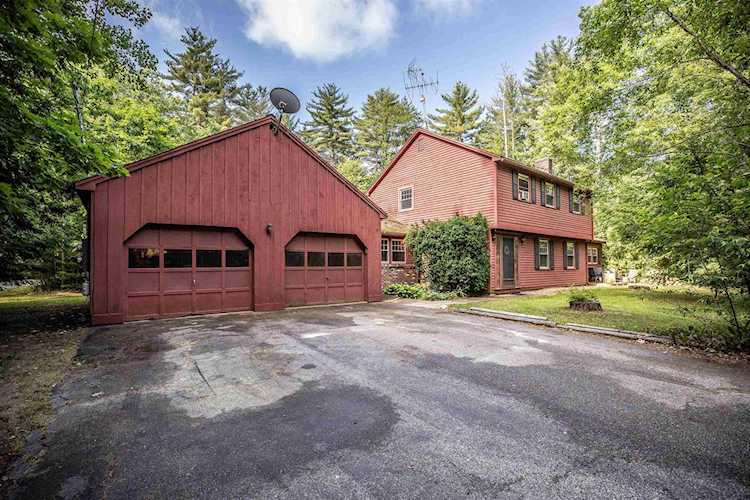53 Spring Rd Amherst, NH 03031