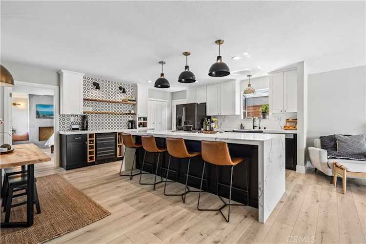 18151 Wharton Huntington Beach, CA 92646 | MLS OC22097793 Photo 1