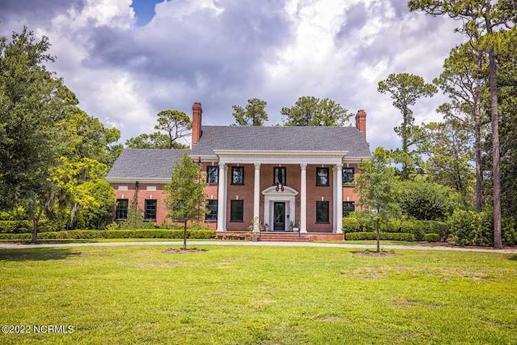 819 Forest Hills Drive Wilmington, NC 28403